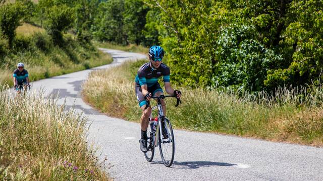 cols emblematiques pilat velo cyclo montee gimel saint sauveur en rue