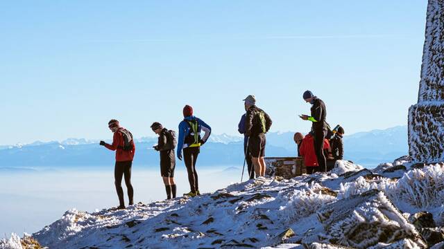 sorties neige accompagnées pilat parc encadrement hiver guide