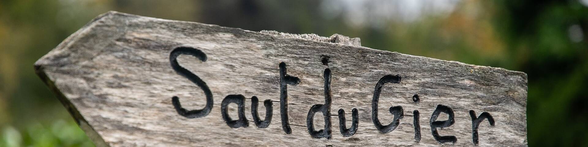 Saut du Gier ©Béatrice Collot panneau sentier du saut du gier